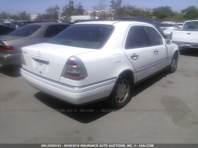 WDBHA22E0SF123932 - 1995 MERCEDES-BENZ C 220 WHITE photo 4