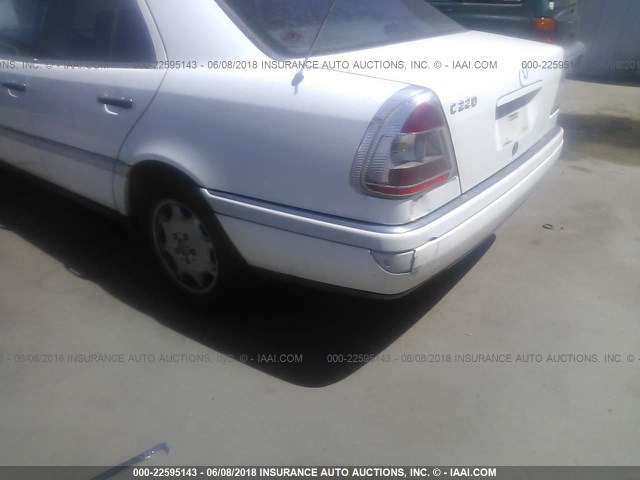 WDBHA22E0SF123932 - 1995 MERCEDES-BENZ C 220 WHITE photo 6