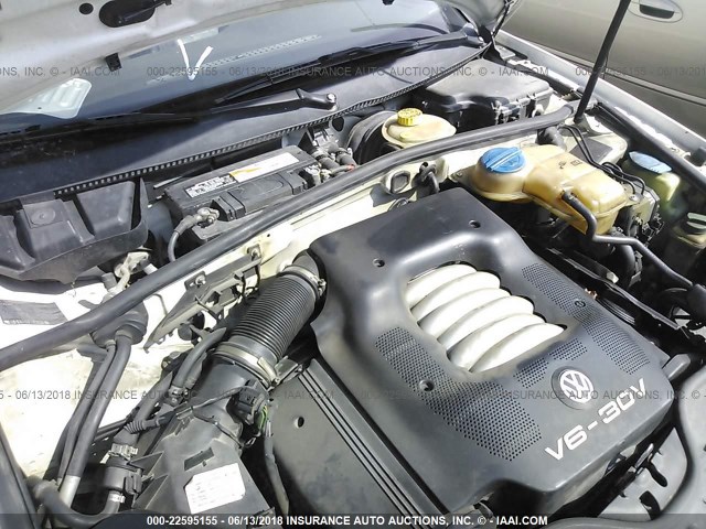 WVWPD23B3YE231131 - 2000 VOLKSWAGEN PASSAT GLX 白色 照片 10