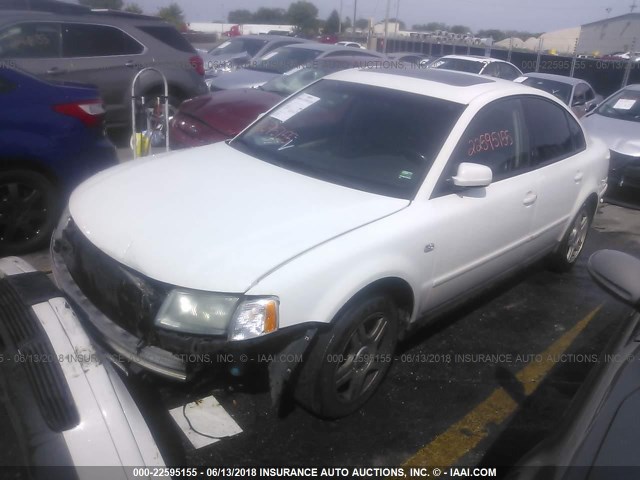WVWPD23B3YE231131 - 2000 VOLKSWAGEN PASSAT GLX 白色 照片 2
