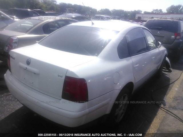WVWPD23B3YE231131 - 2000 VOLKSWAGEN PASSAT GLX 白色 照片 4