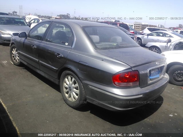 KMHWF35H74A035803 - 2004 HYUNDAI SONATA GLS/LX GRAY photo 3