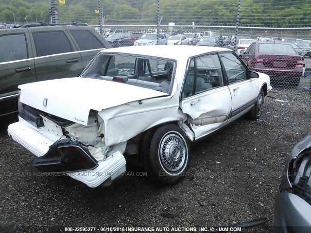 1G3HN54C5L1817551 - 1990 OLDSMOBILE DELTA 88 ROYALE WHITE photo 4