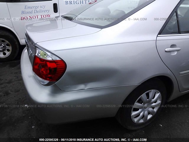 4T1BE32K15U098039 - 2005 TOYOTA CAMRY LE/XLE/SE ვერცხლისფერი ფოტო 6