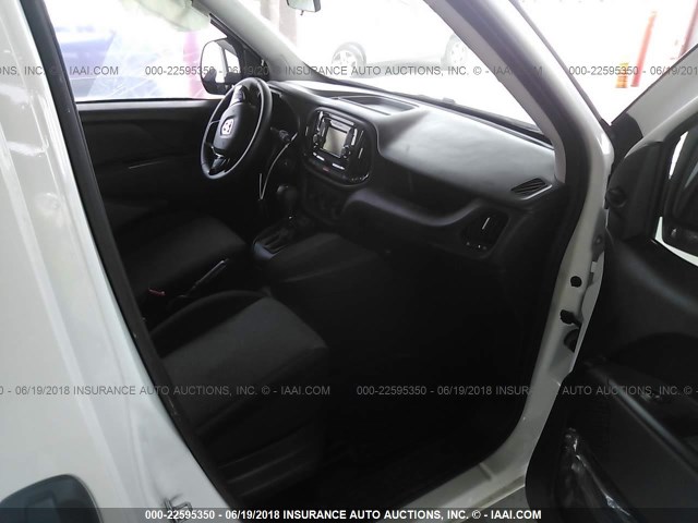 ZFBERFAB7H6G92545 - 2017 RAM PROMASTER CITY  白色 照片 5