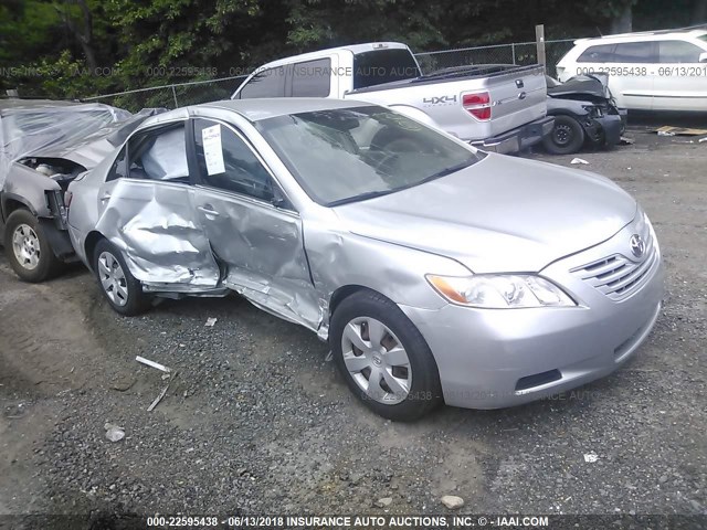 4T1BE46K47U589305 - 2007 TOYOTA CAMRY NEW GENERAT CE/LE/XLE/SE SILVER photo 1