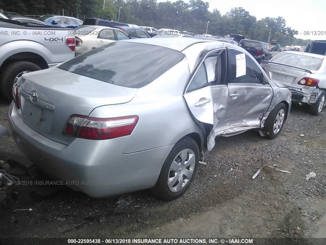 4T1BE46K47U589305 - 2007 TOYOTA CAMRY NEW GENERAT CE/LE/XLE/SE SILVER photo 4