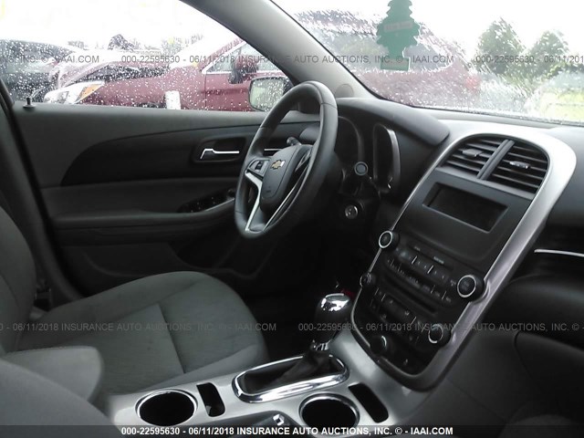 1G11B5SL7FU150622 - 2015 CHEVROLET MALIBU LS 银色 照片 5