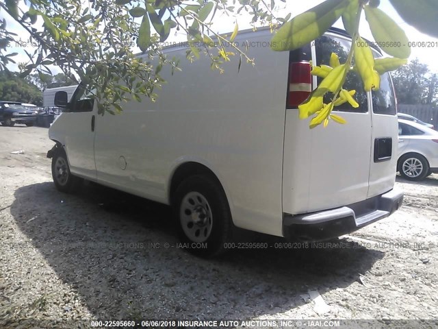 1GCUGADX8A1142683 - 2010 CHEVROLET EXPRESS G1500  WHITE photo 3