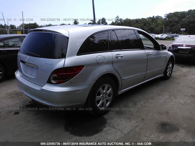 4JGCB65E86A024978 - 2006 MERCEDES-BENZ R 350 SILVER photo 4