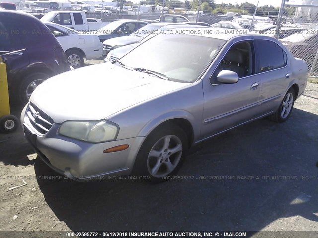 JN1CA31A0YT221310 - 2000 NISSAN MAXIMA GLE/GXE/SE SILVER photo 2