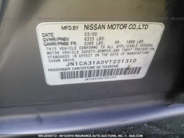 JN1CA31A0YT221310 - 2000 NISSAN MAXIMA GLE/GXE/SE SILVER photo 9