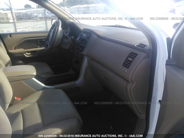 5FNYF28117B017993 - 2007 HONDA PILOT LX WHITE photo 5