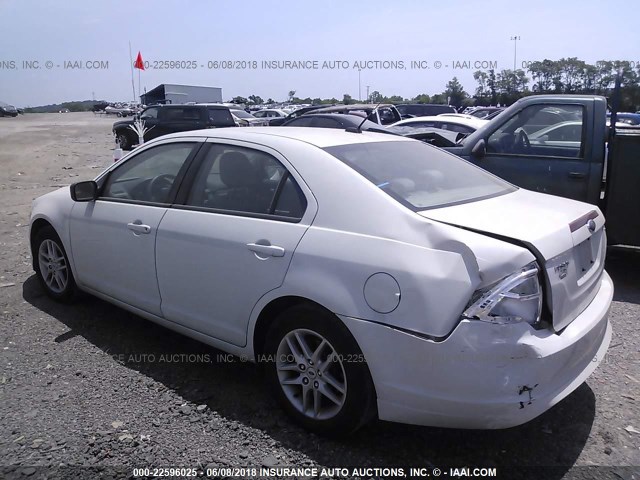 3FAHP0GA0AR301677 - 2010 FORD FUSION S WHITE photo 3