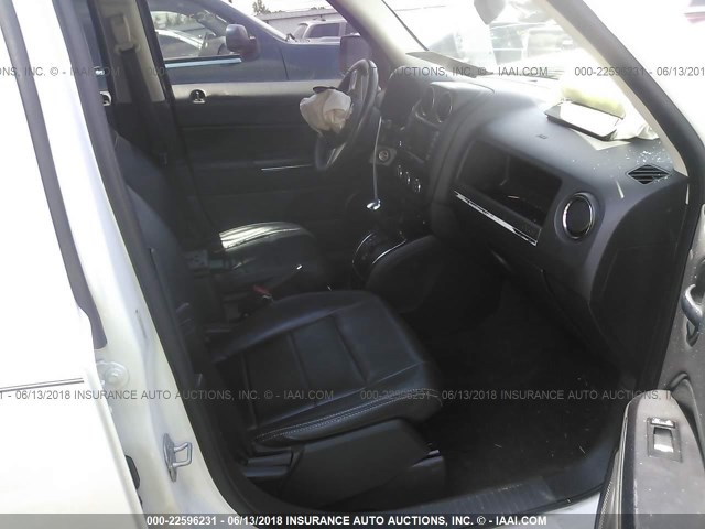 1C4NJPCBXED805688 - 2014 JEEP PATRIOT LIMITED WHITE photo 5