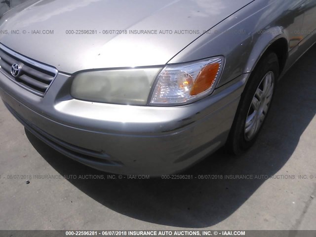 4T1BG22K71U029192 - 2001 TOYOTA CAMRY CE/LE/XLE GRAY photo 6