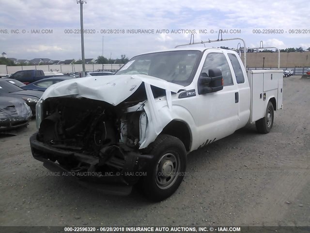 1FT8X3A64BEA79620 - 2011 FORD F350 SUPER DUTY WHITE photo 2