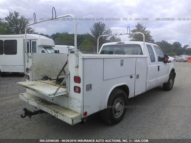 1FT8X3A64BEA79620 - 2011 FORD F350 SUPER DUTY WHITE photo 4