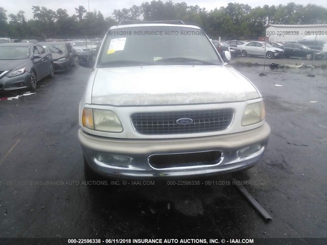 1FMEU1763VLA32100 - 1997 FORD EXPEDITION WHITE photo 6