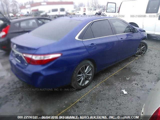 4T1BF1FK0FU878742 - 2015 TOYOTA CAMRY LE/XLE/SE/XSE BLUE photo 4