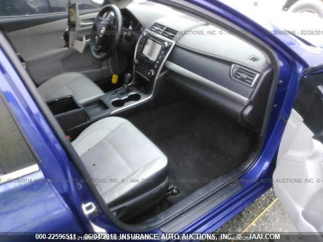 4T1BF1FK0FU878742 - 2015 TOYOTA CAMRY LE/XLE/SE/XSE BLUE photo 5