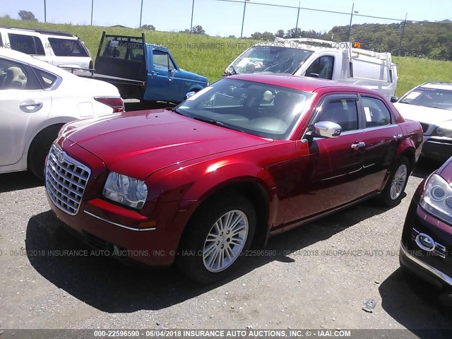 2C3CA4CD1AH132525 - 2010 CHRYSLER 300 TOURING RED photo 2