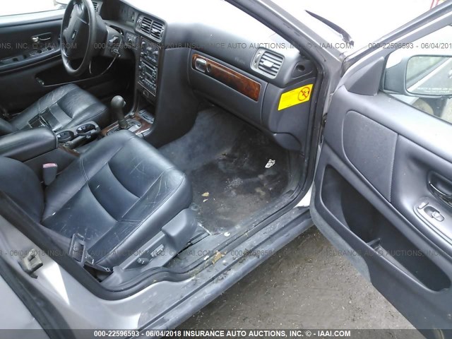 YV1LZ56D9X2601572 - 1999 VOLVO V70 XC SILVER photo 5