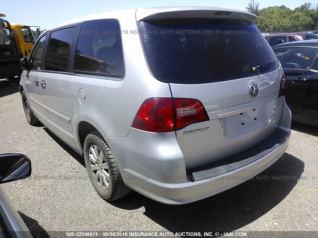 2V8HW44129R601350 - 2009 VOLKSWAGEN ROUTAN S SILVER photo 3