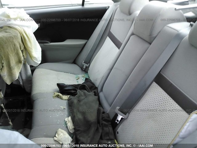 4T1BF1FK2EU417251 - 2014 TOYOTA CAMRY L/SE/LE/XLE 银色 照片 8