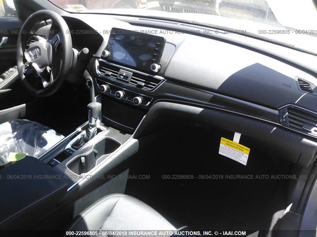 1HGCV1F33JA086133 - 2018 HONDA ACCORD SPORT 银色 照片 5