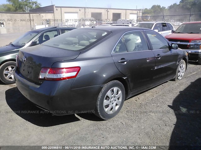 4T4BF3EK1AR020076 - 2010 TOYOTA CAMRY SE/LE/XLE GRAY photo 4