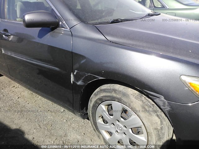 4T4BF3EK1AR020076 - 2010 TOYOTA CAMRY SE/LE/XLE GRAY photo 6