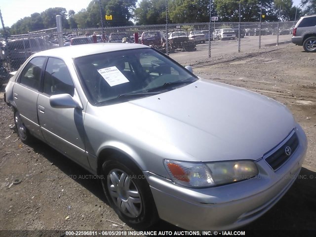 4T1BG22K7YU699710 - 2000 TOYOTA CAMRY CE/LE/XLE SILVER photo 1