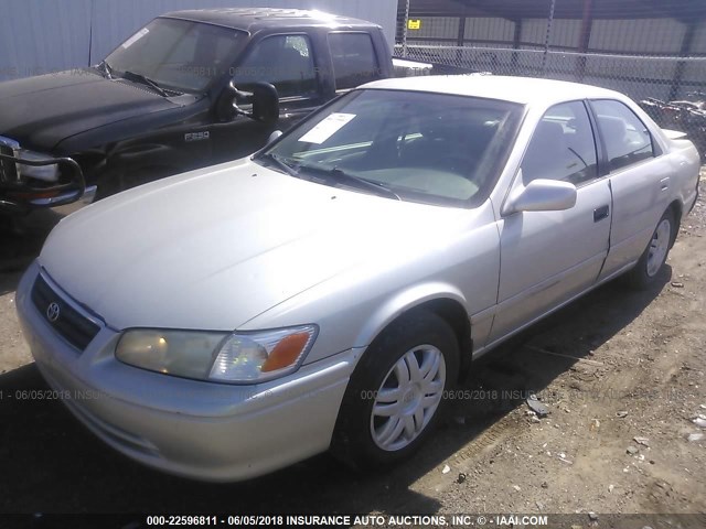 4T1BG22K7YU699710 - 2000 TOYOTA CAMRY CE/LE/XLE SILVER photo 2
