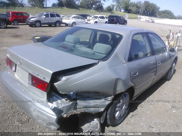 4T1BG22K7YU699710 - 2000 TOYOTA CAMRY CE/LE/XLE SILVER photo 4