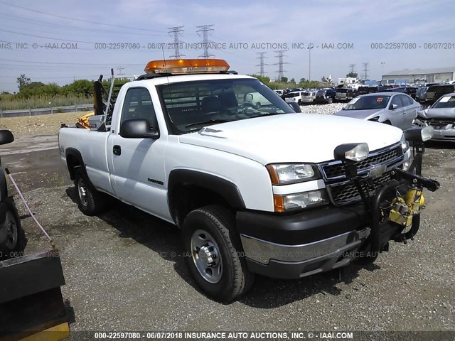 1GCHK24U05E304851 - 2005 CHEVROLET SILVERADO K2500 HEAVY DUTY WHITE photo 1