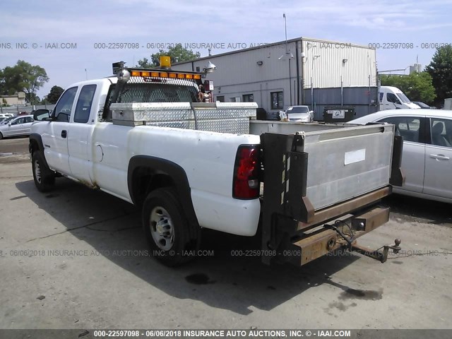 1GCHC29U15E179610 - 2005 CHEVROLET SILVERADO C2500 HEAVY DUTY WHITE photo 3
