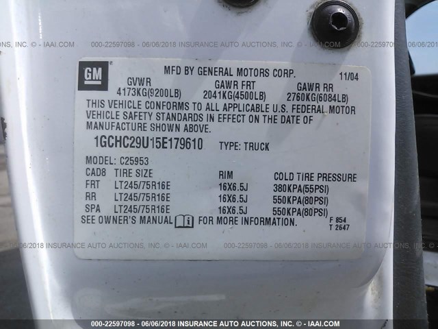 1GCHC29U15E179610 - 2005 CHEVROLET SILVERADO C2500 HEAVY DUTY WHITE photo 9