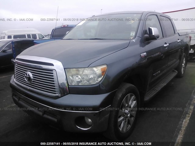 5TFFY5F15AX094496 - 2010 TOYOTA TUNDRA CREWMAX LIMITED GRAY photo 2