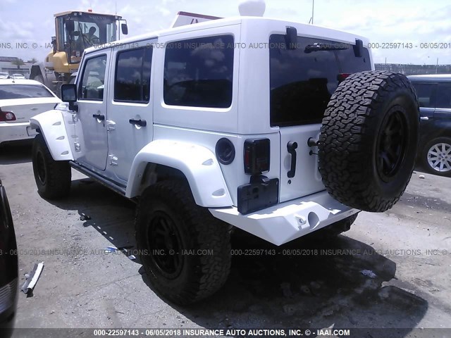 1C4HJWDG0GL265939 - 2016 JEEP WRANGLER UNLIMITE SPORT WHITE photo 3