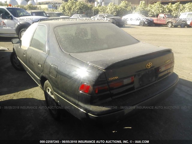 JT2BF28K6X0181391 - 1999 TOYOTA CAMRY LE/XLE BLACK photo 3