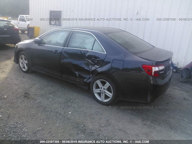 4T1BF1FK6EU333398 - 2014 TOYOTA CAMRY L/SE/LE/XLE 灰色 照片 3