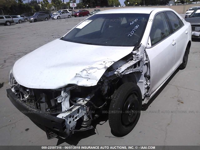 4T1BF1FK9DU207180 - 2013 TOYOTA CAMRY L/SE/LE/XLE 白色 照片 2