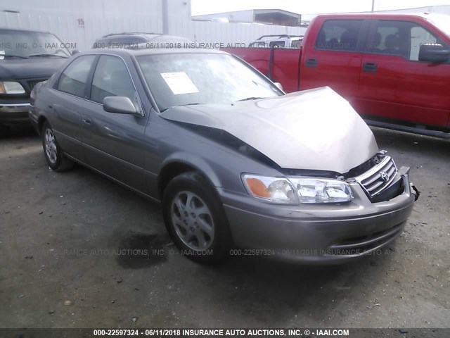 4T1BF22K5YU113122 - 2000 TOYOTA CAMRY LE/XLE GRAY photo 1