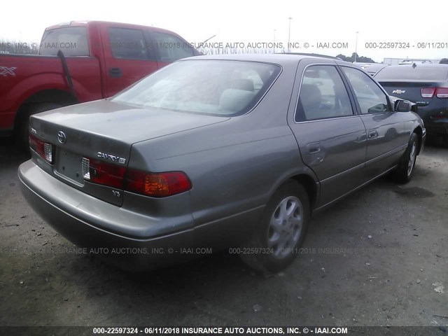 4T1BF22K5YU113122 - 2000 TOYOTA CAMRY LE/XLE GRAY photo 4