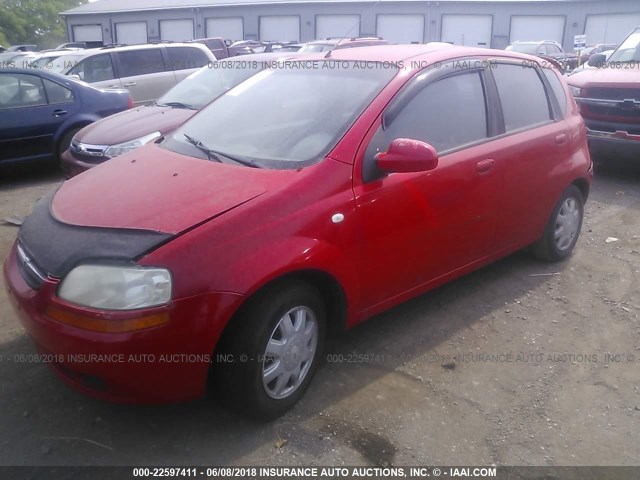 KL1TD62645B457127 - 2005 CHEVROLET AVEO LS RED photo 2