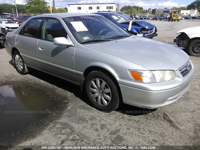 4T1BG22K31U031070 - 2001 TOYOTA CAMRY CE/LE/XLE SILVER photo 1