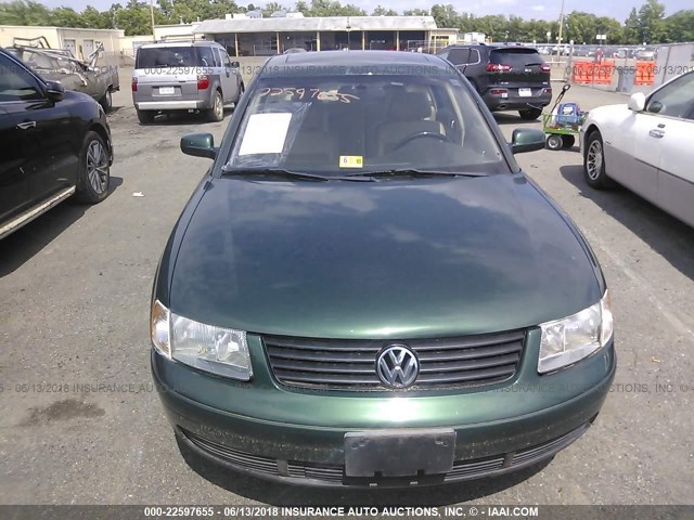 WVWPD63B7XE496902 - 1999 VOLKSWAGEN PASSAT GLX 绿色 照片 6