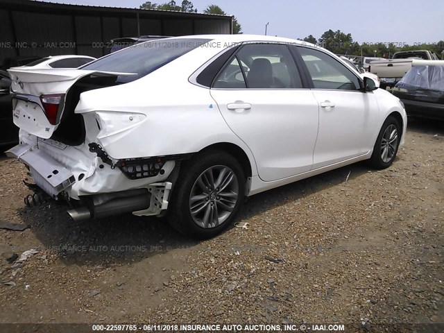 4T1BF1FK1HU404639 - 2017 TOYOTA CAMRY LE/XLE/SE/XSE 白色 照片 4