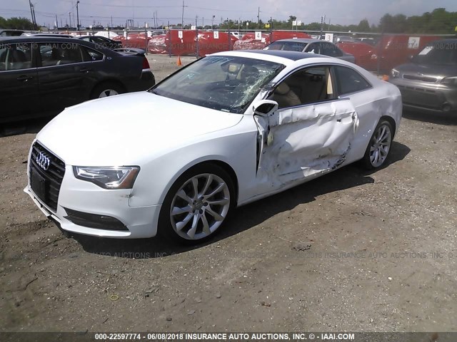 WAULFAFRXEA008371 - 2014 AUDI A5 PREMIUM PLUS WHITE photo 2